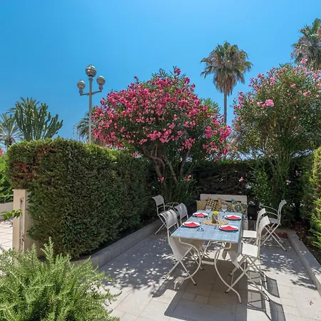 Promenade Des 2 Bdr Large Terrace Apartman